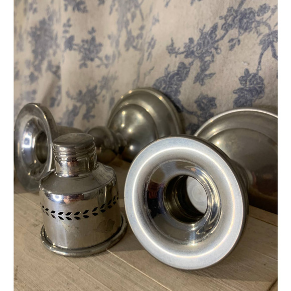 VTG Pair of 2 Silver Plated Screw-Top Candlesticks - Picture 8 of 8